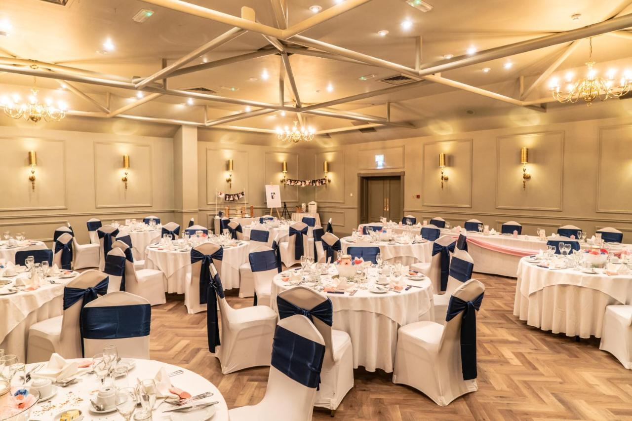 The Briar Court Hotel ฮัดเดอร์สฟิลด์ ภายนอก รูปภาพ
