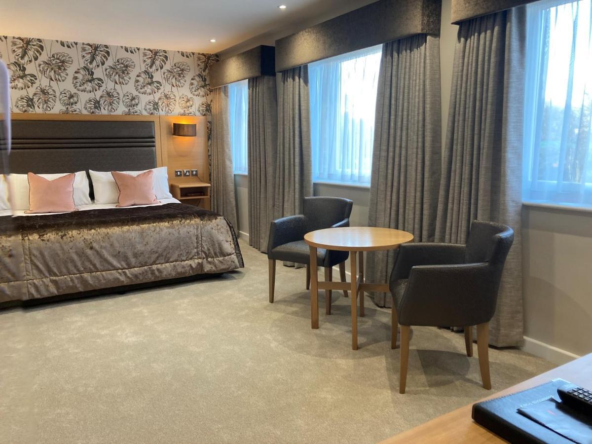 The Briar Court Hotel ฮัดเดอร์สฟิลด์ ภายนอก รูปภาพ