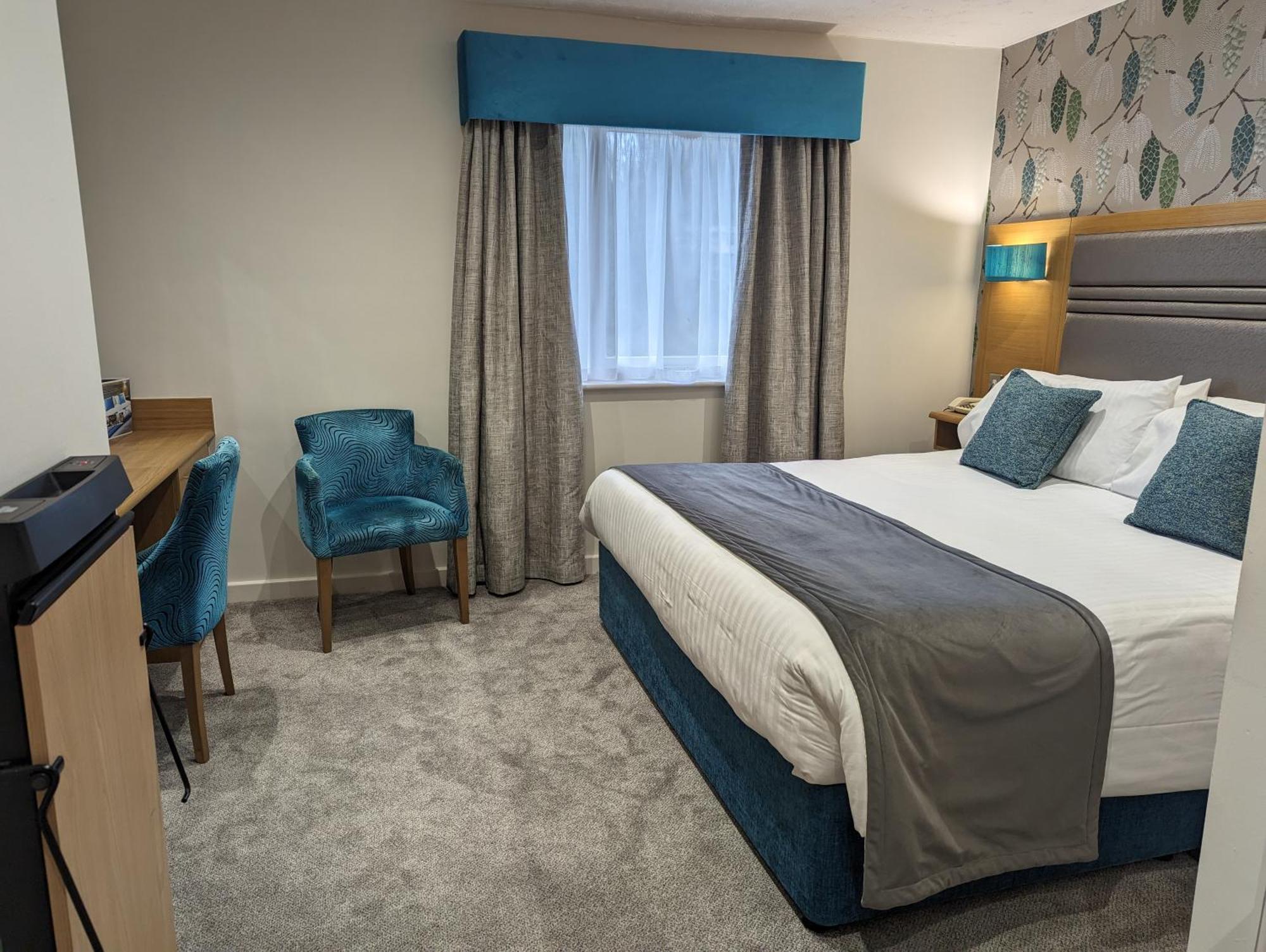 The Briar Court Hotel ฮัดเดอร์สฟิลด์ ภายนอก รูปภาพ