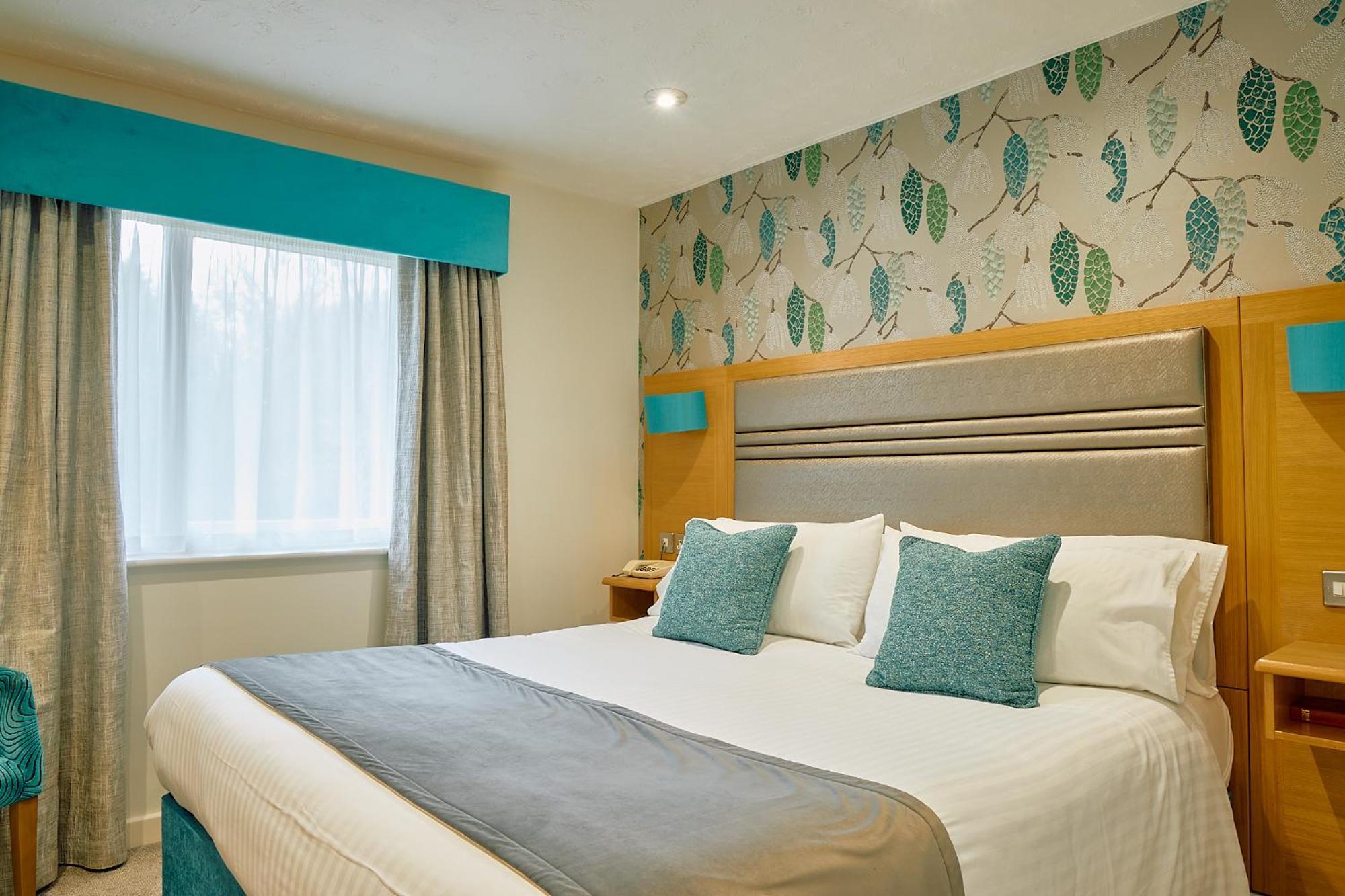 The Briar Court Hotel ฮัดเดอร์สฟิลด์ ภายนอก รูปภาพ
