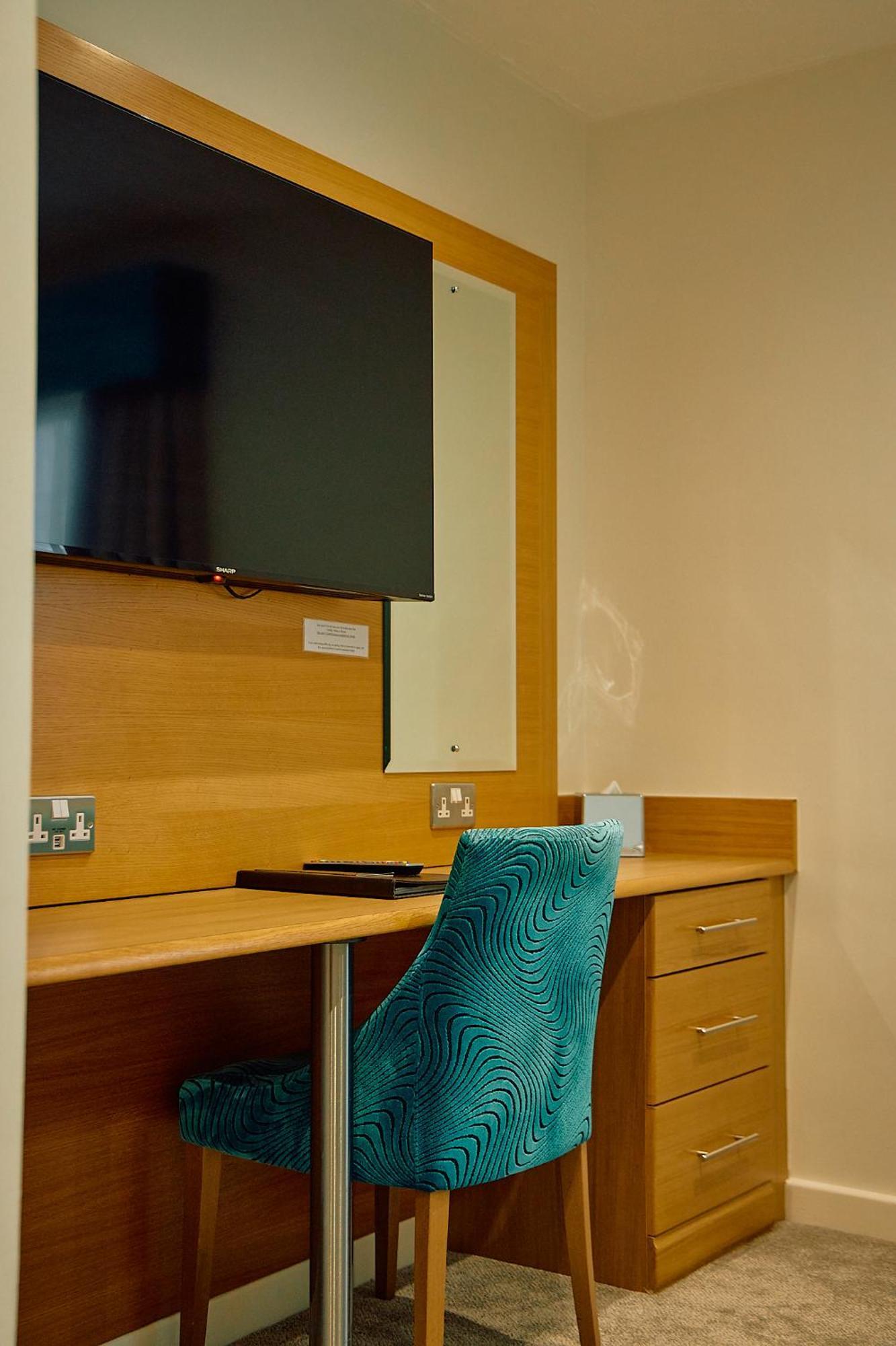 The Briar Court Hotel ฮัดเดอร์สฟิลด์ ภายนอก รูปภาพ